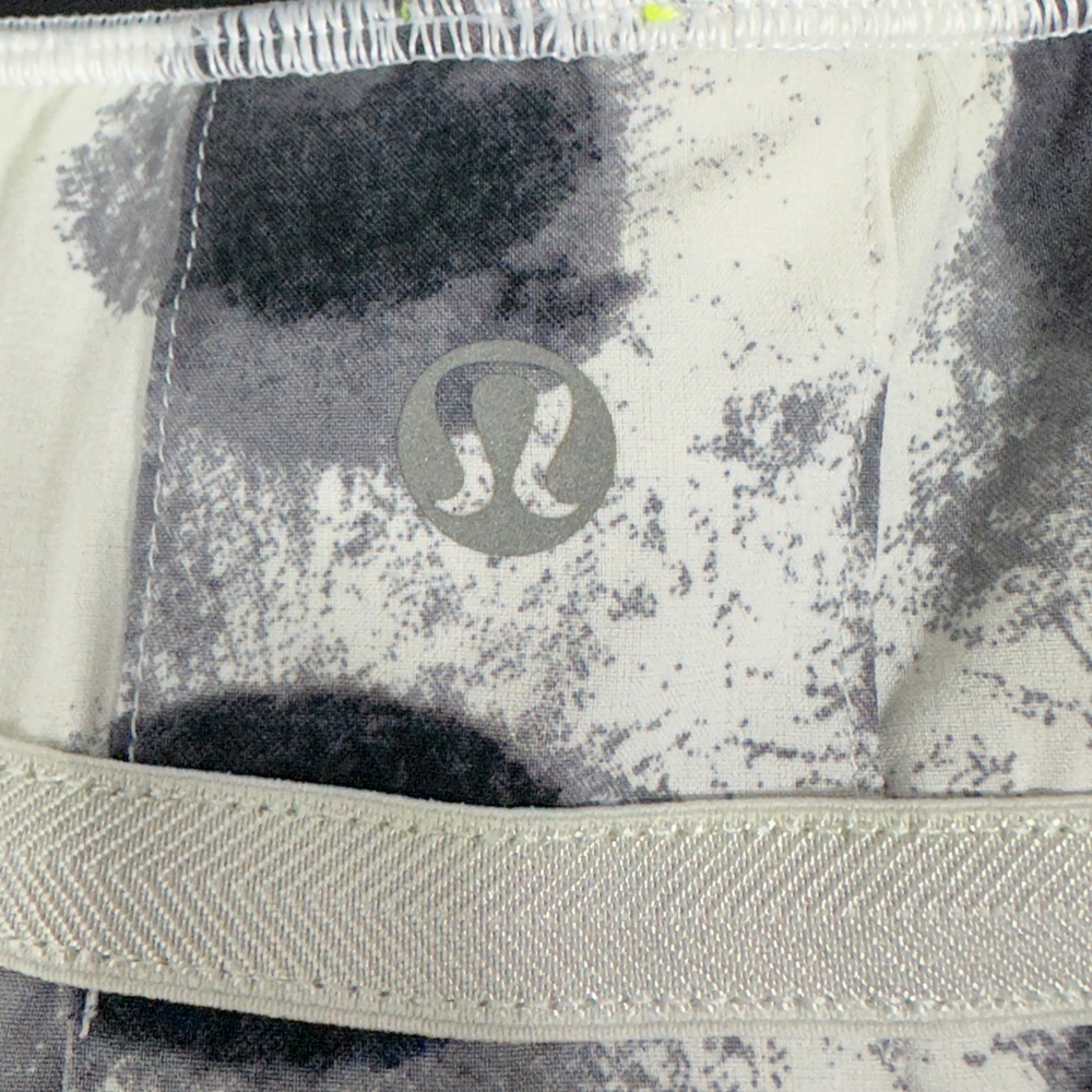 Lululemon Run Pace Setter Skirt Seaside Polka Dot Size 2 Tennis Skort Pickleball - Picture 8 of 16